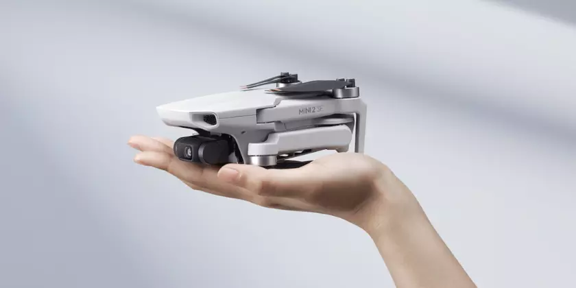 DJI Mini 2 SE — OcuSync 2.0, 31 хвилина польоту, підтримка 2,7K-відео і вага 249 г за ціною від $369