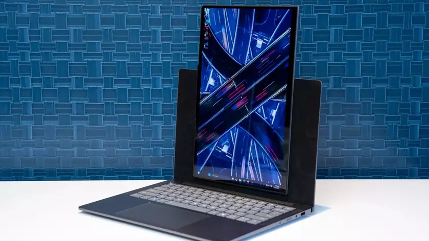 Новий експеримент Lenovo: компанія офіційно представила незвичний ноутбук з обертовим дисплеєм