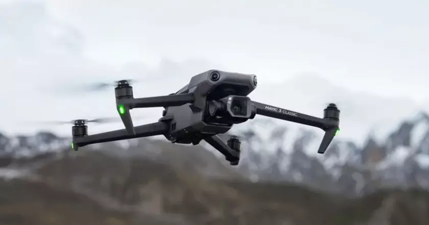 DJI перевипустила Mavic 3 без телеоб’єктива та контролера, зате на $580 дешевше