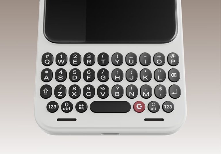 Clicks Communicator з фронтальною фізичною QWERTY клавіатурою