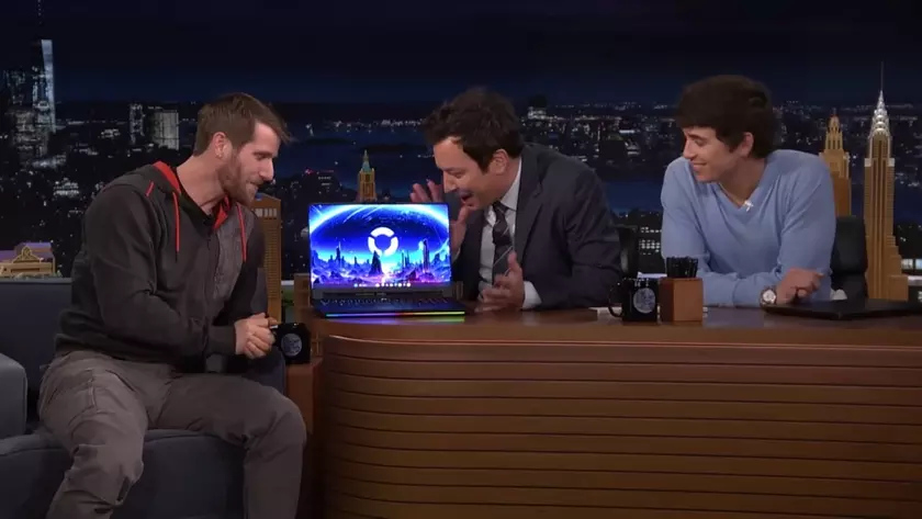 Конфуз у прямому ефірі: екран концептуального ноутбука Legion Pro Rollable відмовився розширюватися