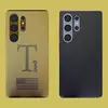 Мініатюра рендера Trump Phone з золотим корпусом