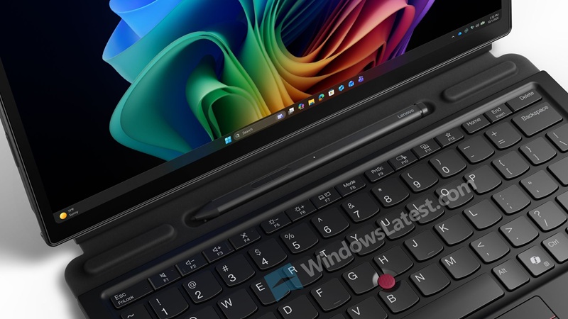 ThinkPad X13 Detachable з Eclipse Black і стилусом у клавіатурі
