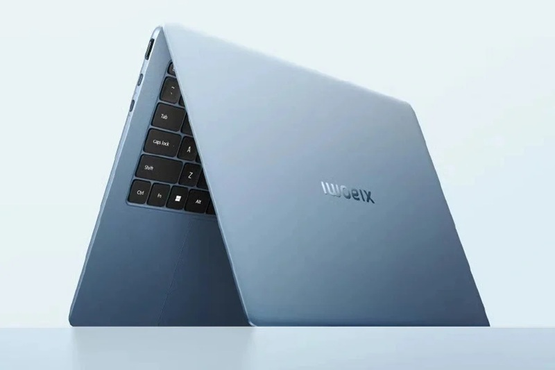 Xiaomi Book Pro 14 у синьому кольорі