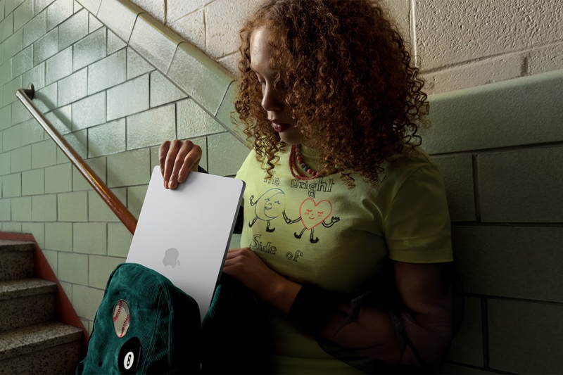 MacBook Air M5 зі тонким алюмінієвим корпусом