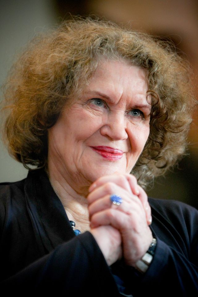 Ліна Костенко Біографія: Життя, творчість і вплив на українську літературу