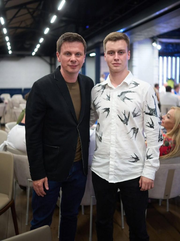 Дмитро Комаров Де Зараз: современный взгляд на жизнь, карьеру и проекты ведущего