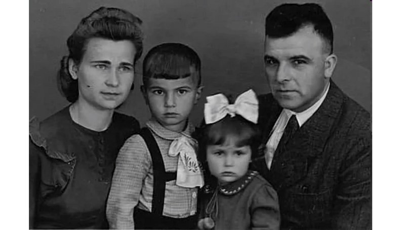 Ліна Костенко в молодості: формування особистості та творчий початок