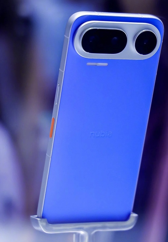 Nubia NaviX Ultra з кнопкою швидкого доступу